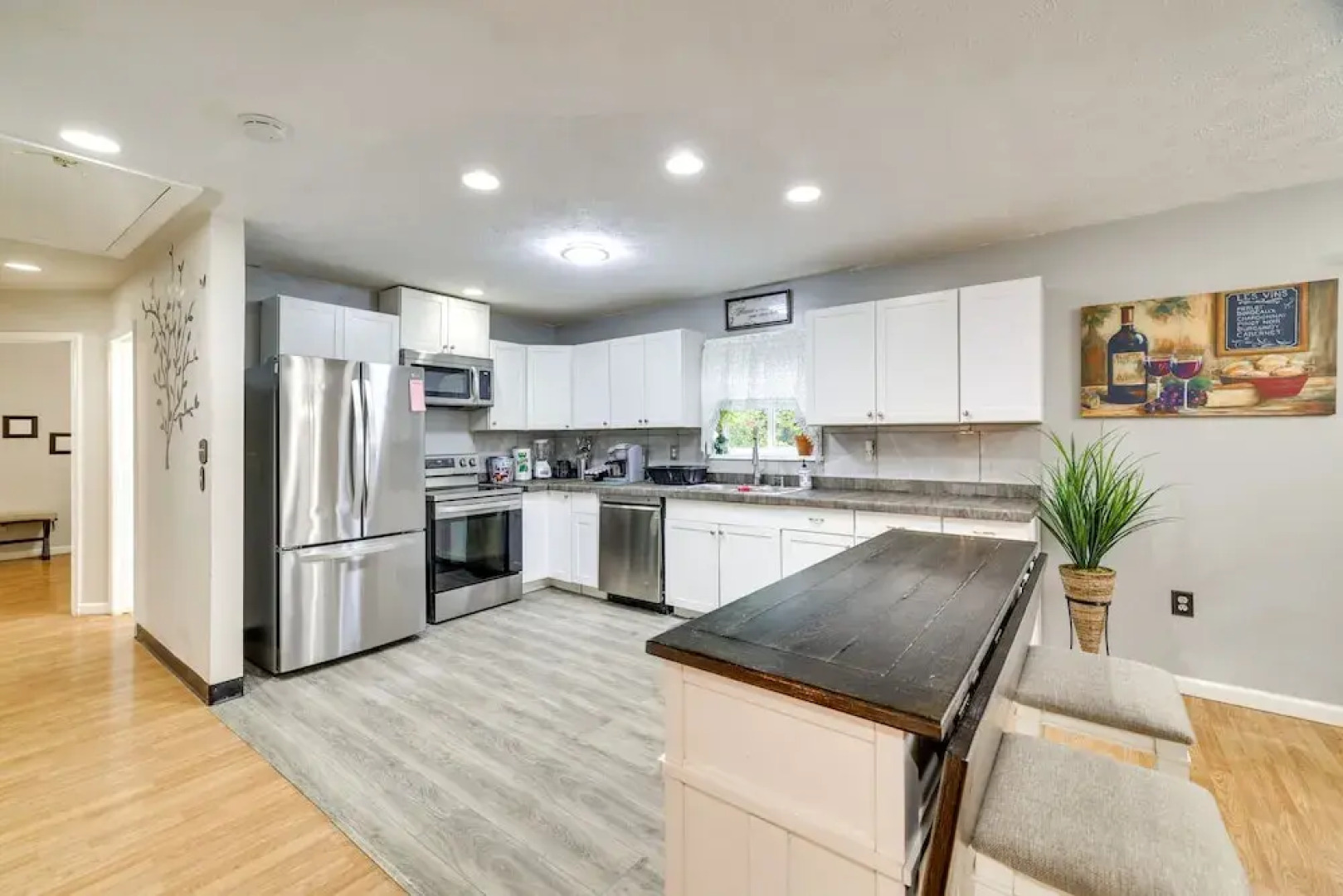 Hot Tub & Game Room: Tobyhanna Vacation Home!