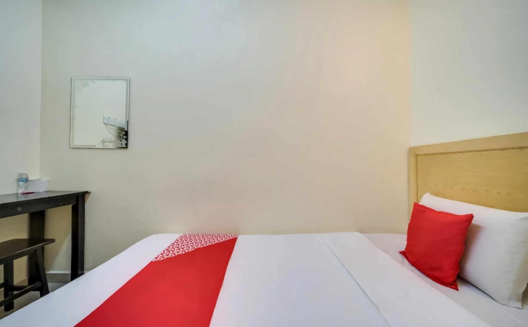 OYO 301 River Inn Hotel