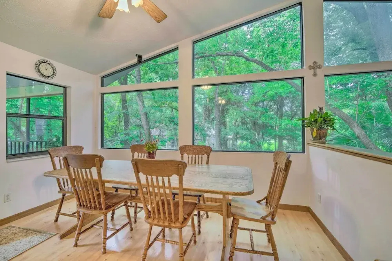 Waterfront Inglis Getaway ~ 5 Mi to the Gulf!