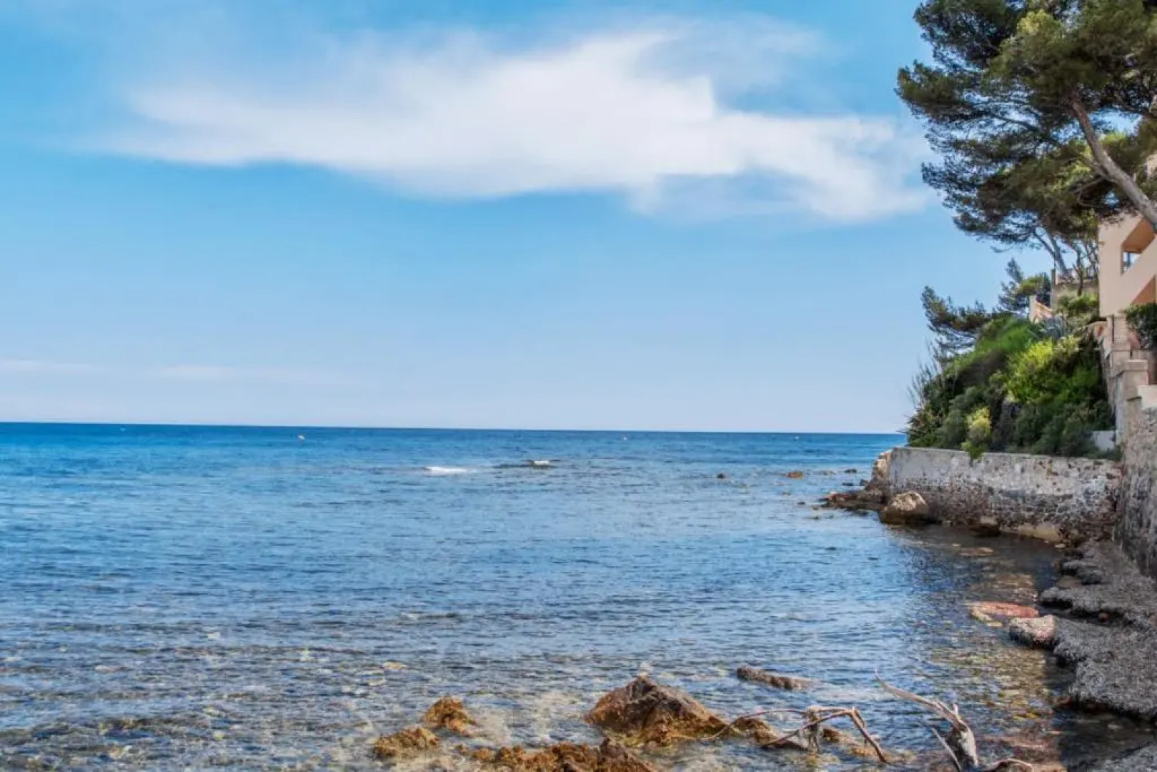 Beautiful 2br with AC and sea-view terrace in La Seyne-sur-Mer Welkeys