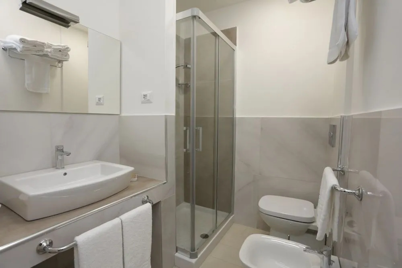 Path House - Suite Hotel