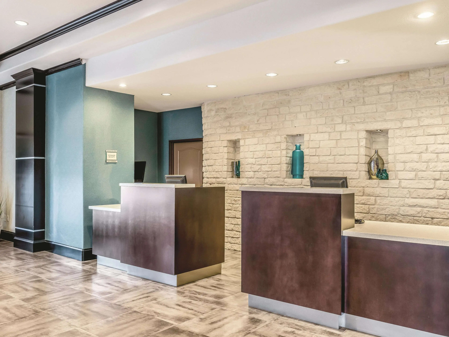 La Quinta Inn & Suites by Wyndham Dallas Grand Prairie South