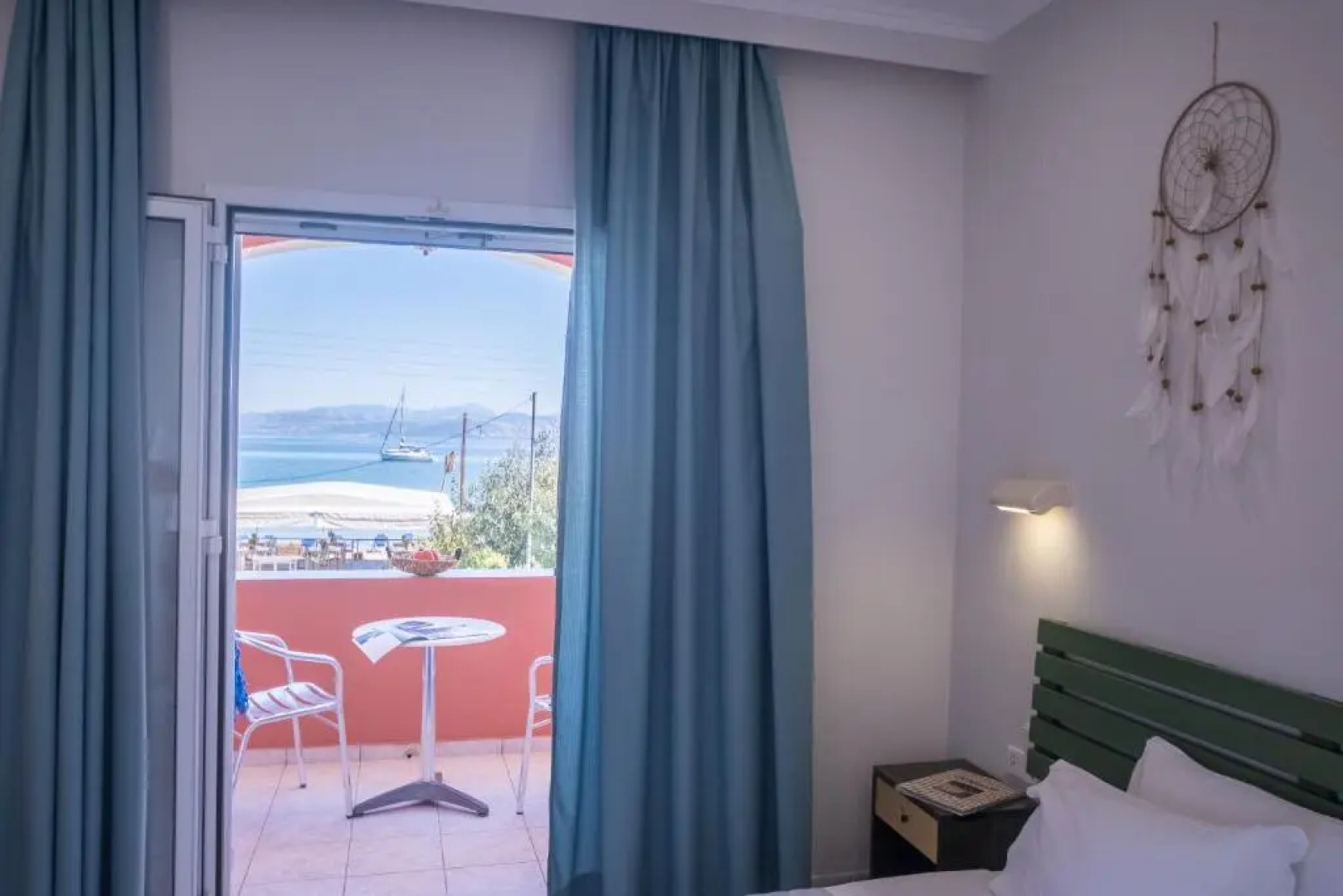 Christina Beachfront Rooms By Hotelius