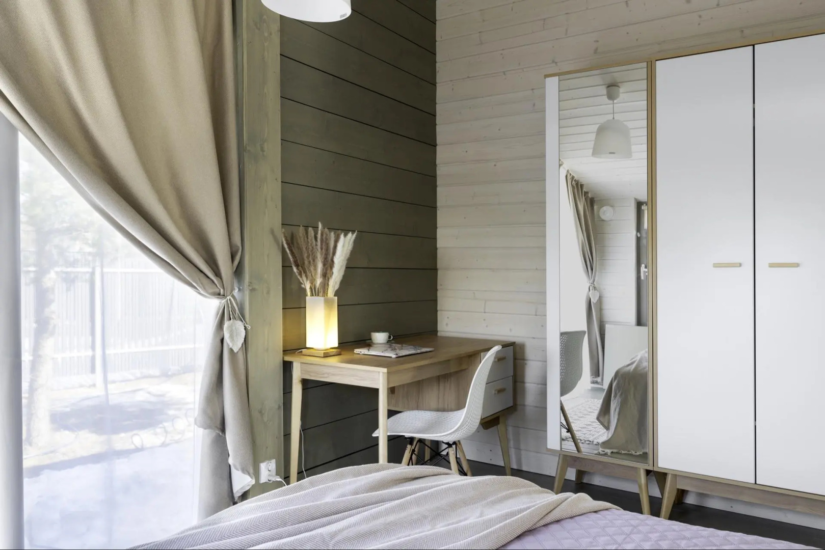 Дом под соснами