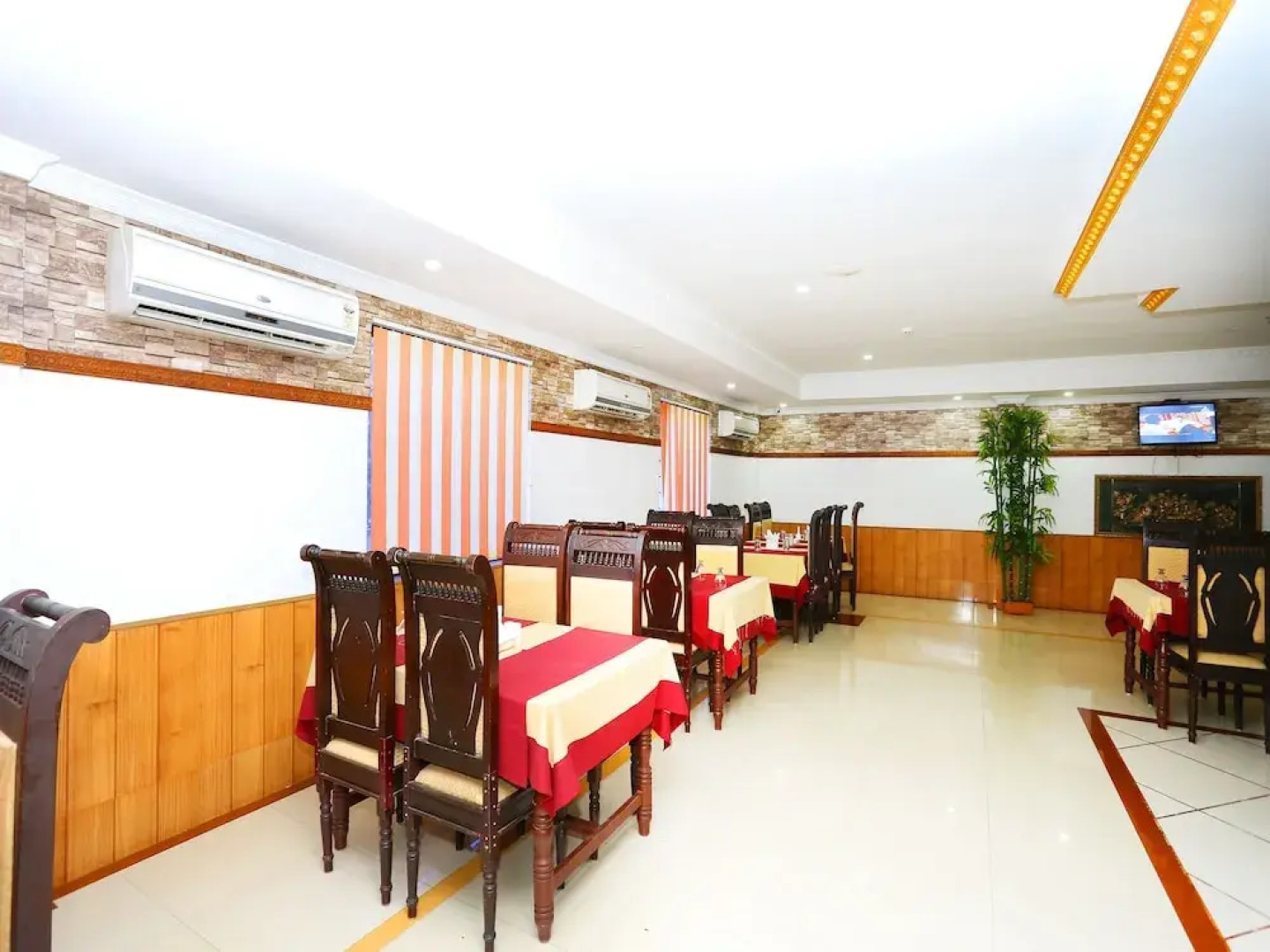 OYO 37085 Smart Residency