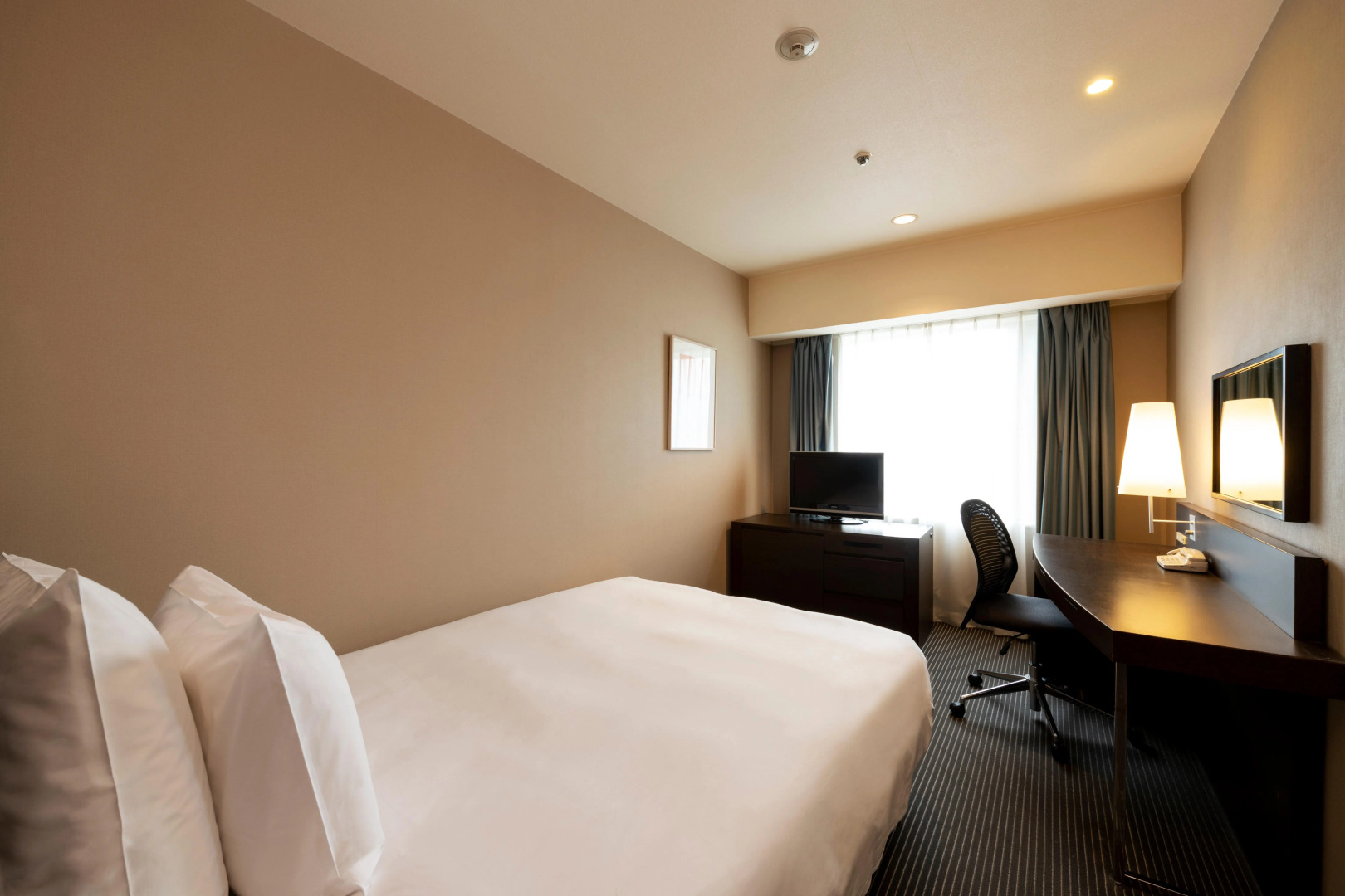 Отель ANA Crowne Plaza Hiroshima, an IHG Hotel