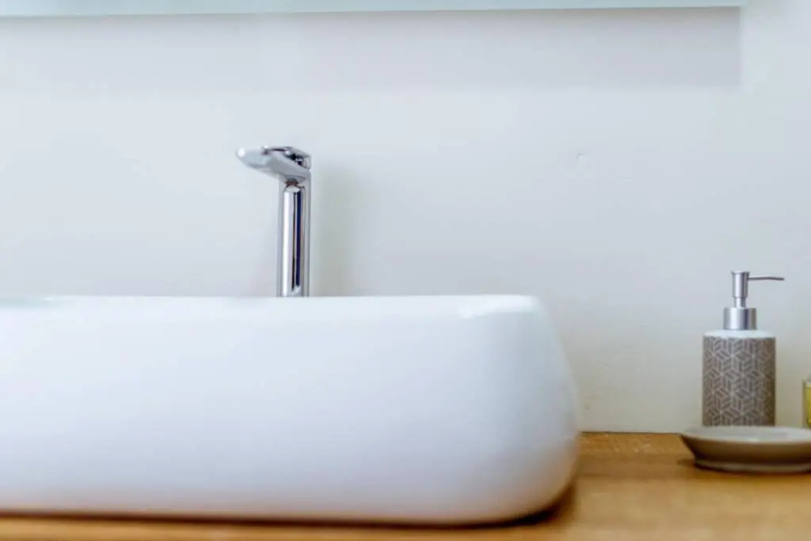 Home la Quiete. Two Bedrooms, 250m From the Beach