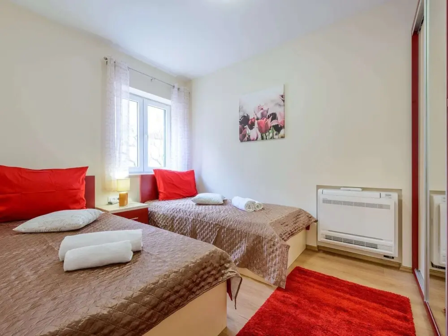 Villa Pave - Six-bedroom Villa With Terrace and Swimming Pool