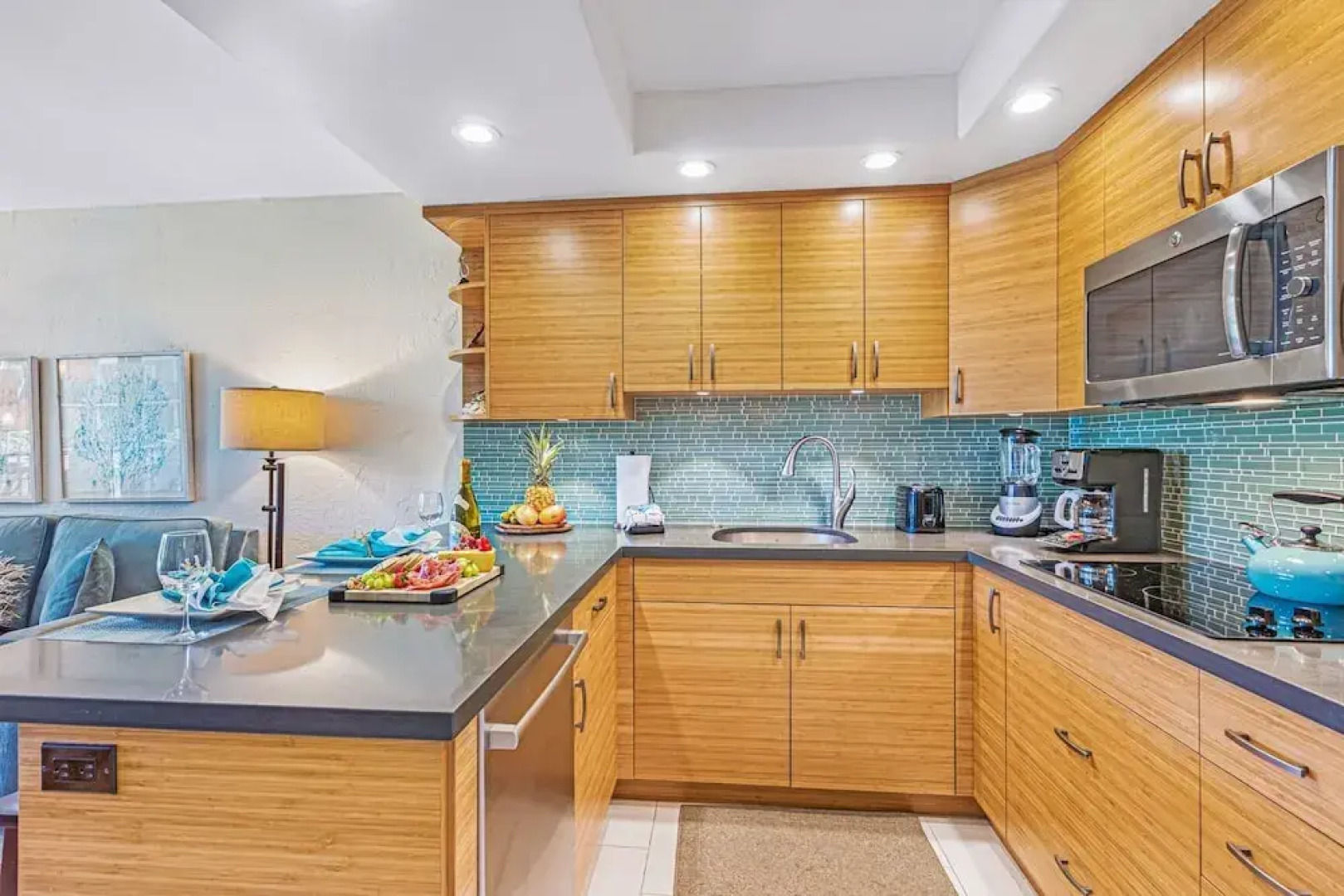 Papakea Oceanview Studio 0 Bedroom Condo by RedAwning