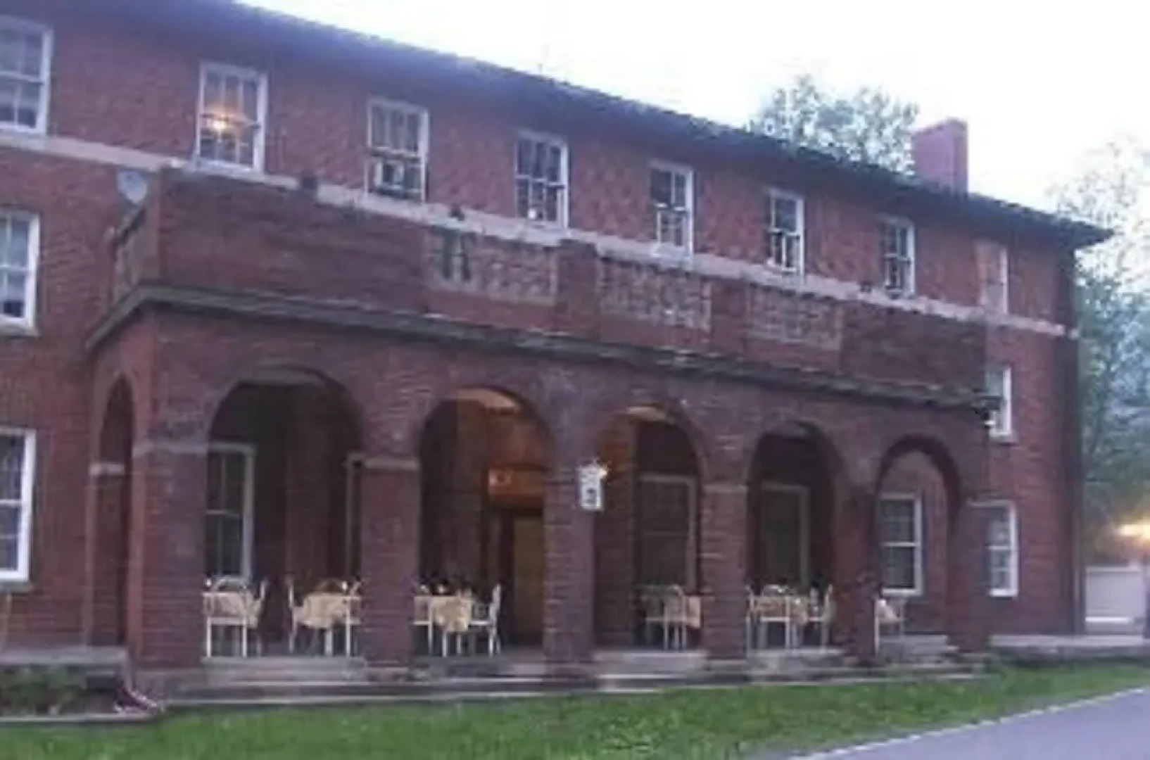 Elkhorn Inn & Theatre