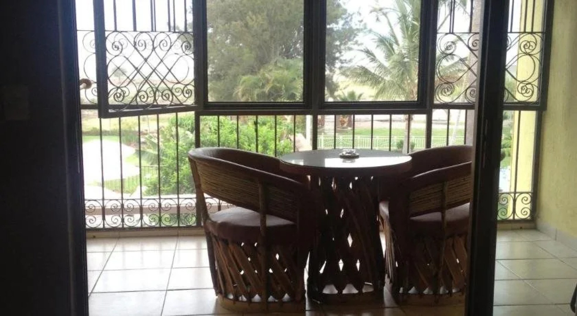 La Puerta Violeta Guest House & Spa