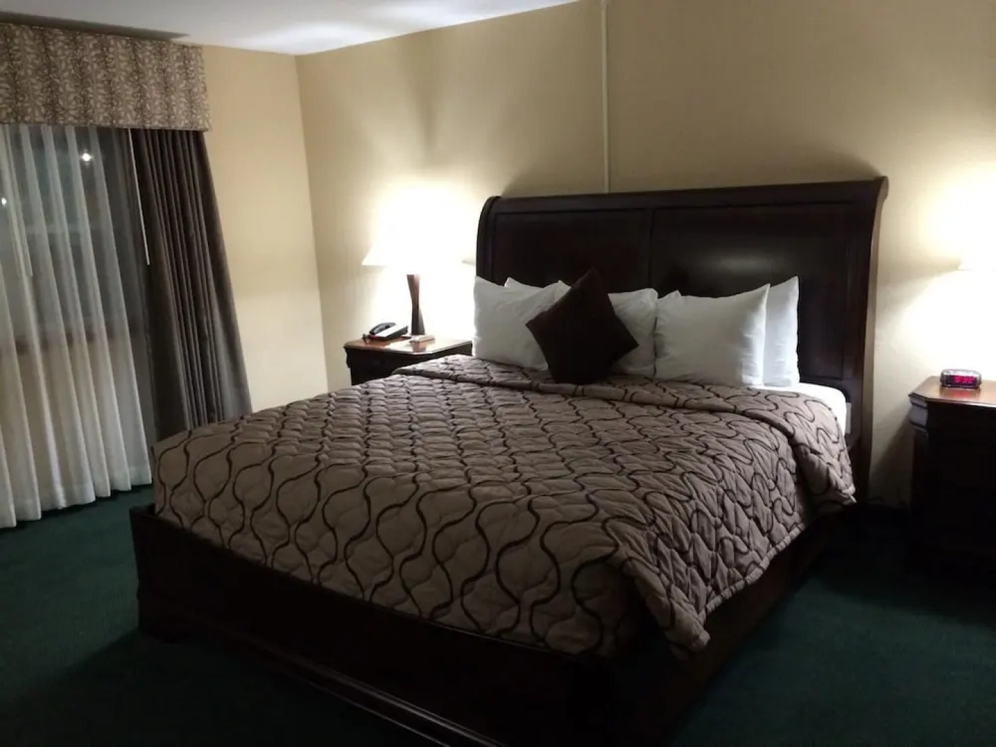 Pacer Inn And Suites Delaware