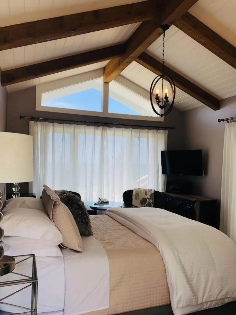 Seafoam Lodge