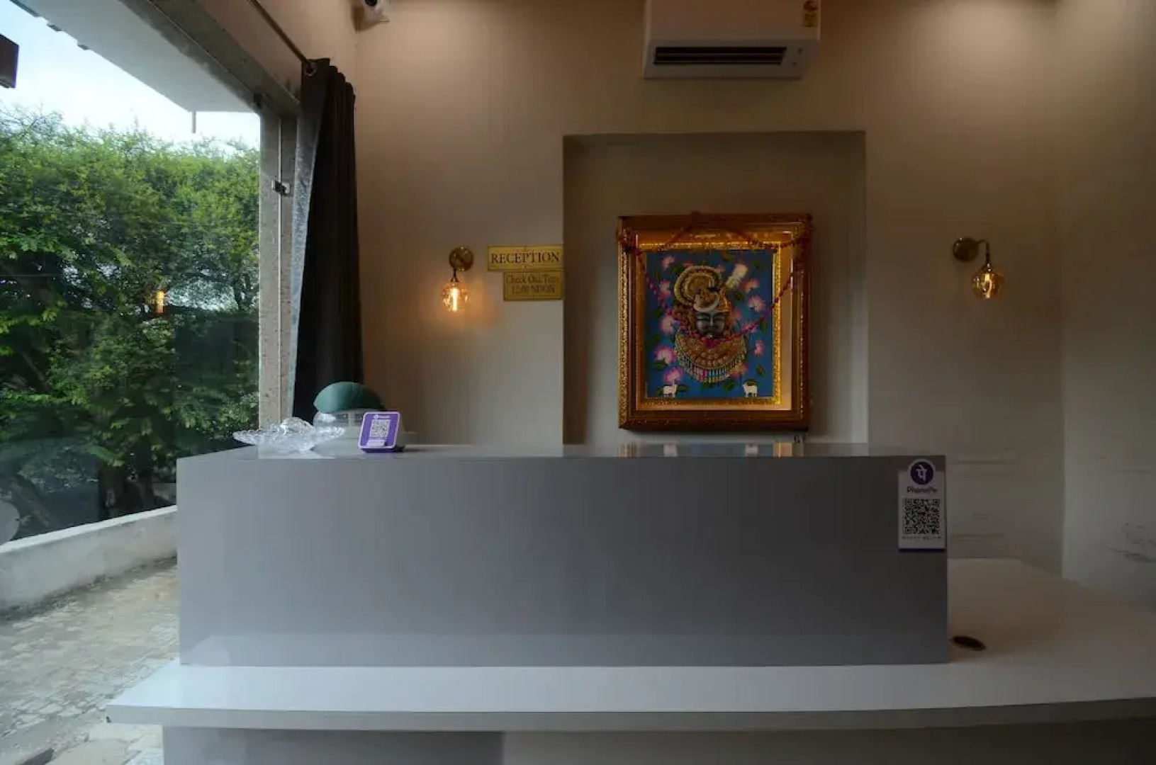 Hotel Shri Dhwaja Inn