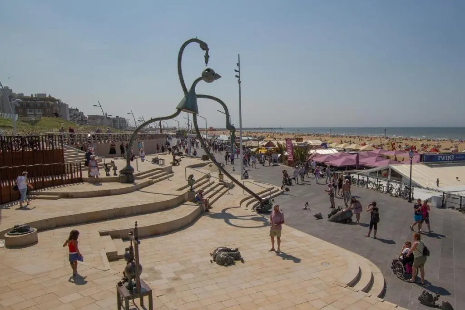 Private top floor, 150 m from the beach!