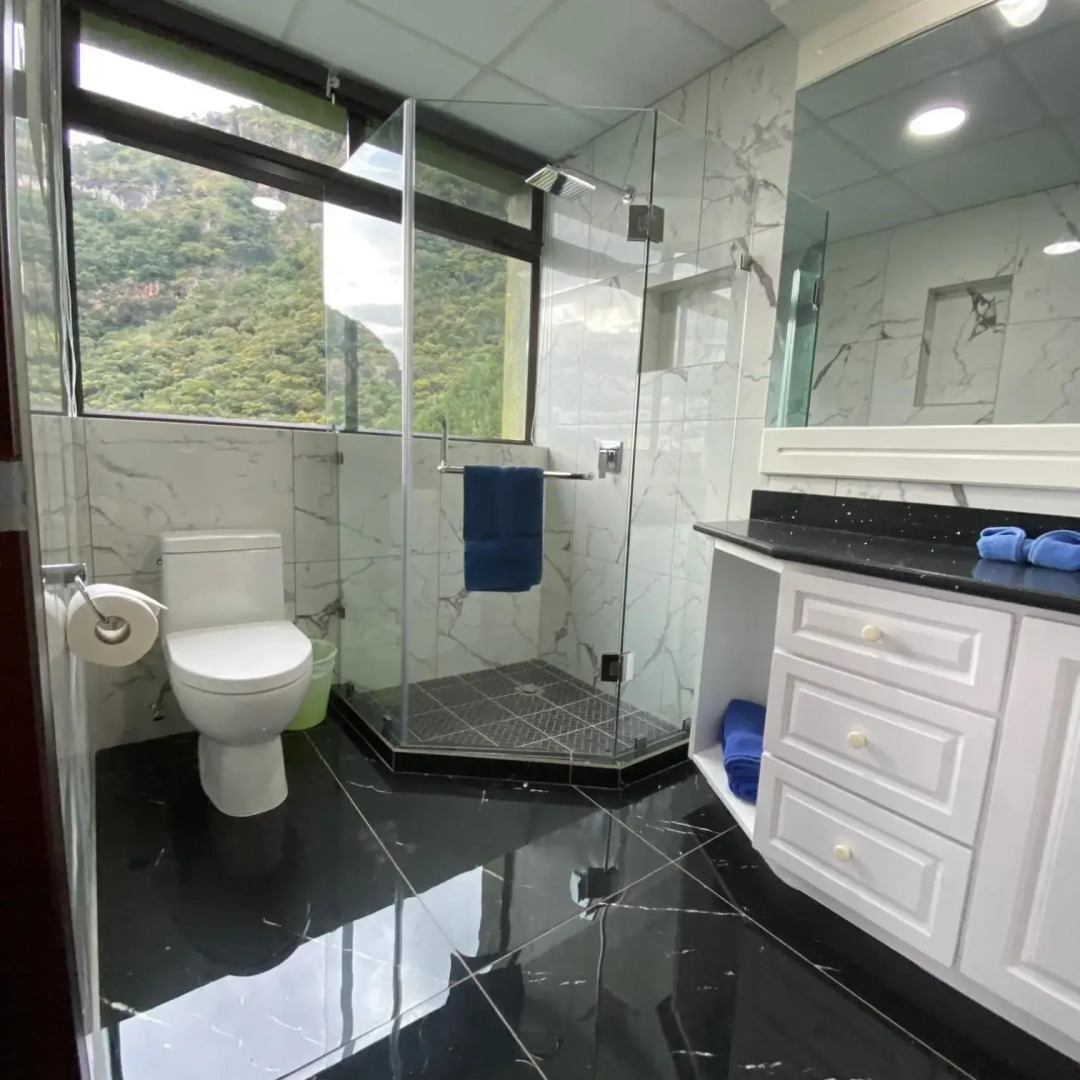 Torres de Atitlan 4 Bdrm-3 Bthrm Full Floor - for 10 people