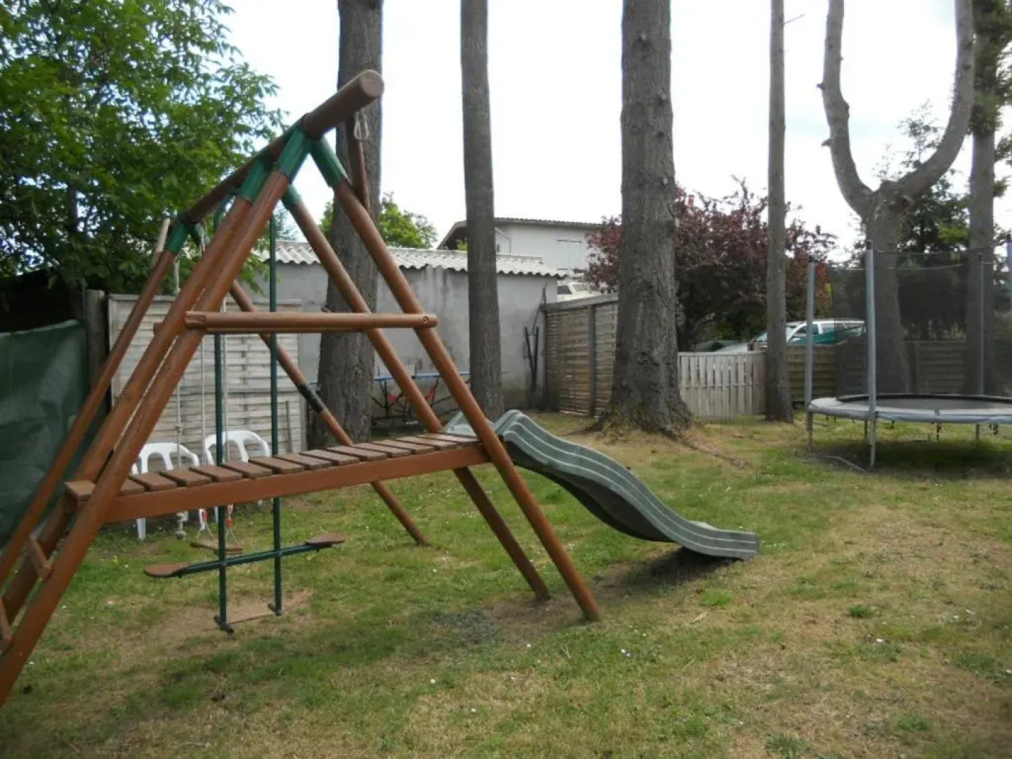 Gîte Saint-Haon-le-Châtel, 4 pièces, 6 personnes - FR-1-496-21