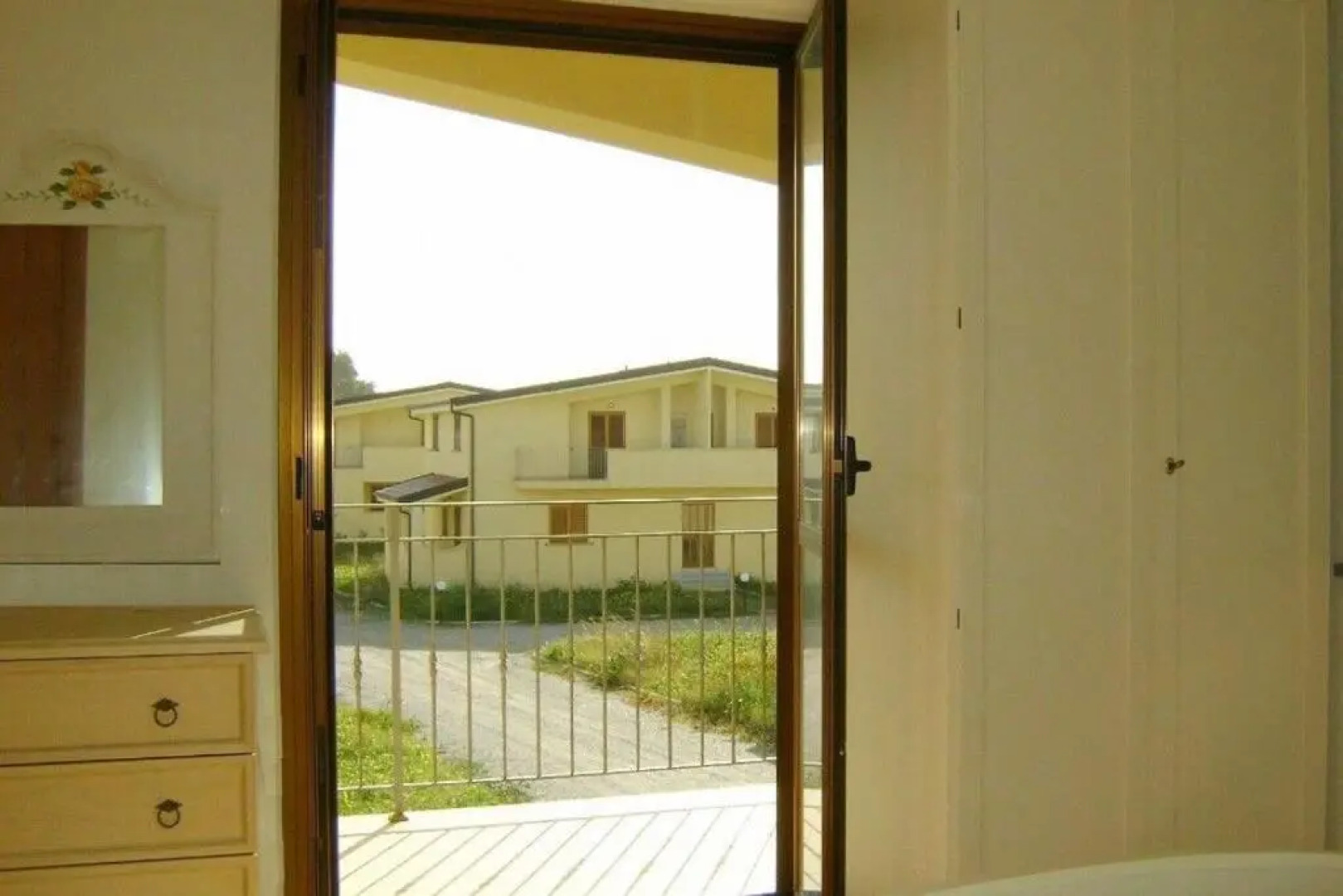 Caulonia, 2 bed 1st Floor Apartment Close To Beach