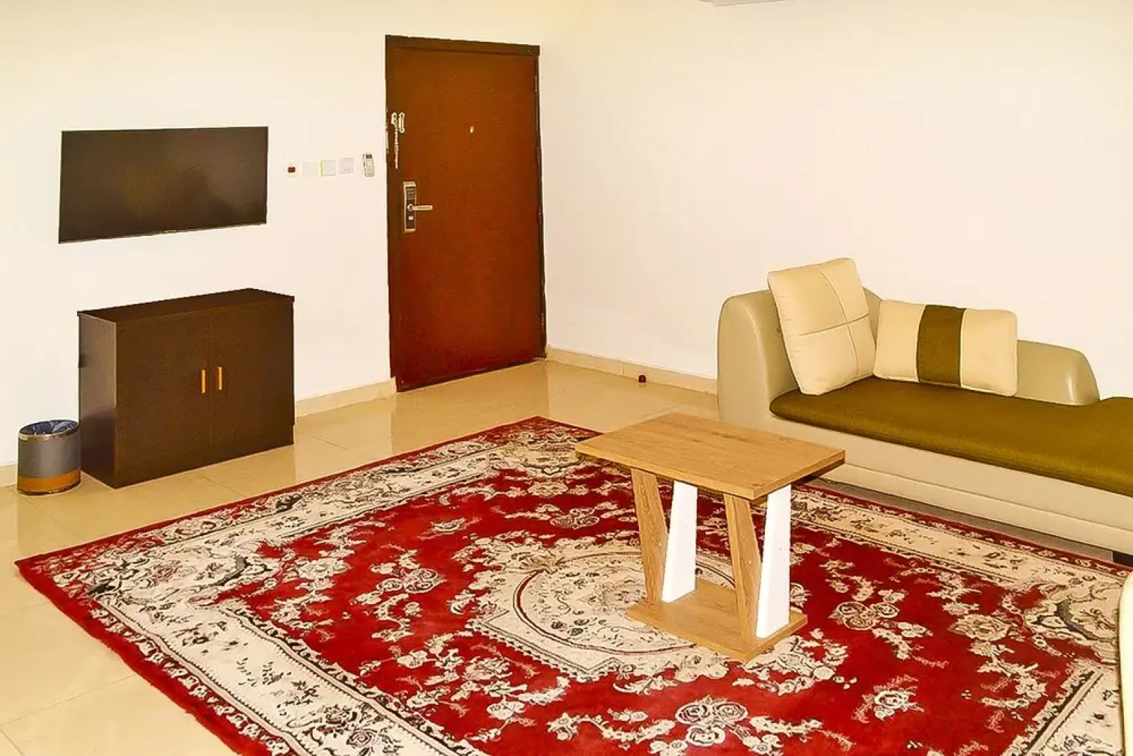 OYO 617 Rose Plaza Hotel