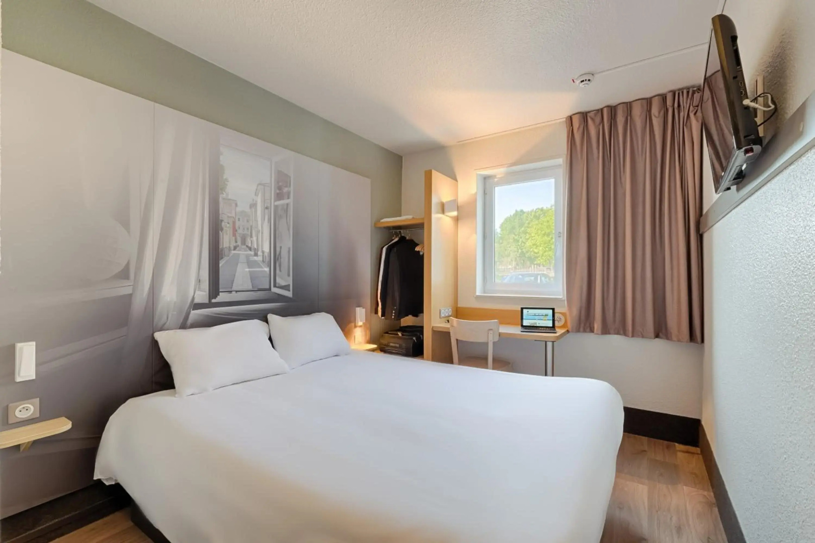 B&B HOTEL AIX EN PROVENCE Pont de l'Arc