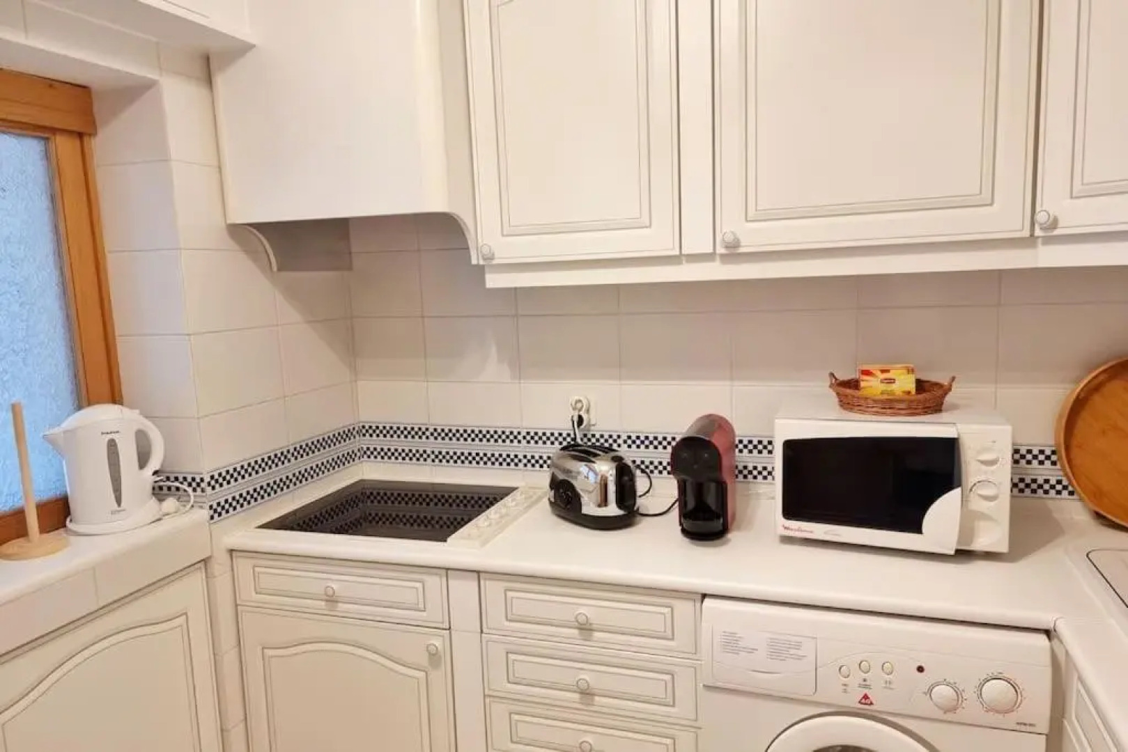 Tivoli Apt8 with Pool&Garage