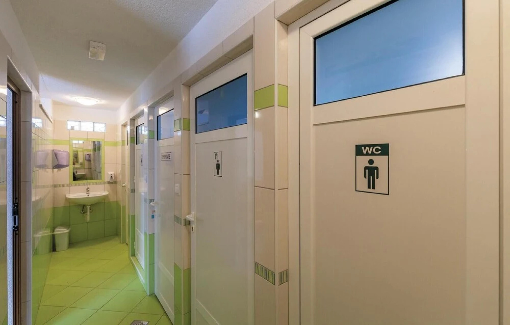 Awesome Home in Seget Gornji With Sauna, Wifi and 8 Bedrooms