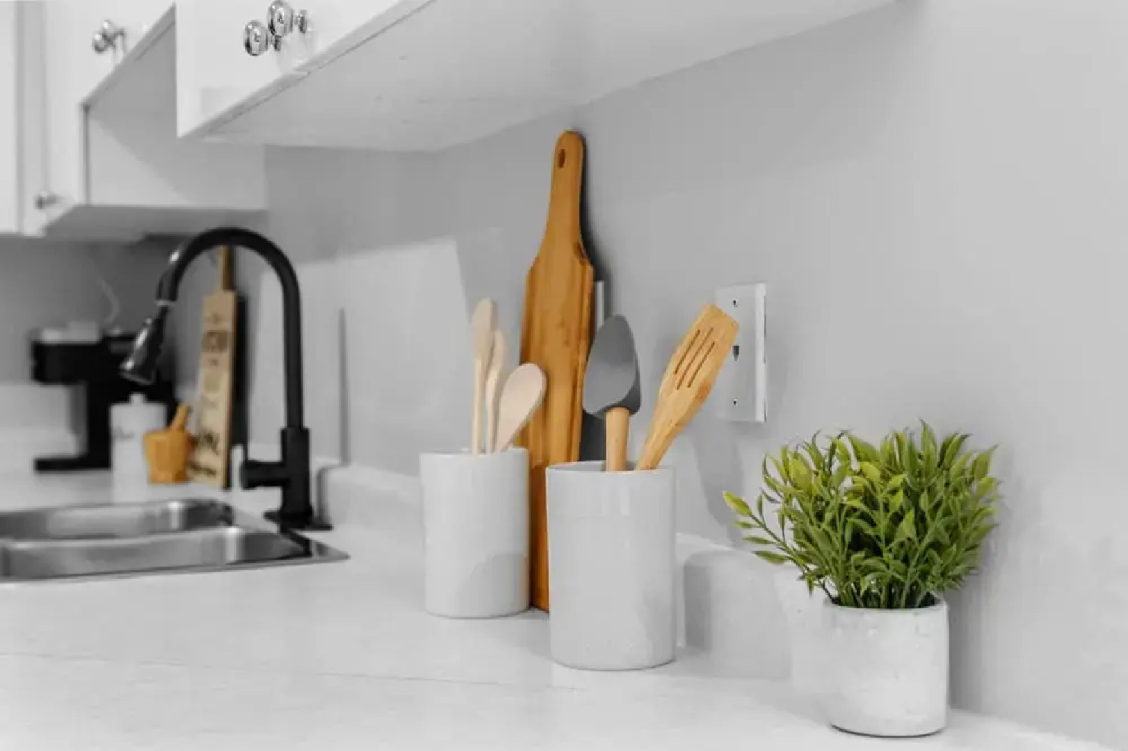 Contemporary 3BR Townhouse in Ajax Cozy Central