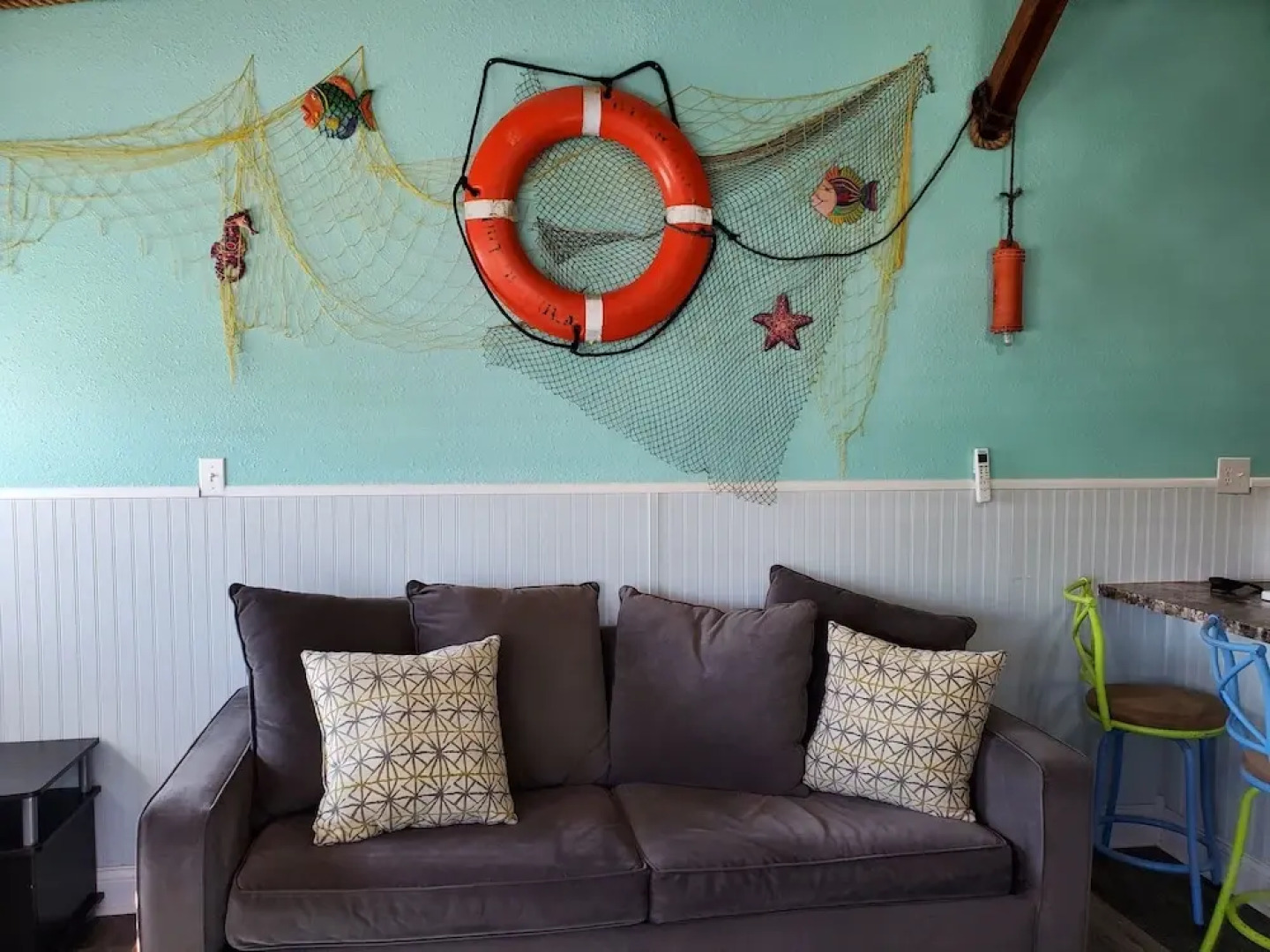 Nautical That One Apartment Near City Attractions by Redawning