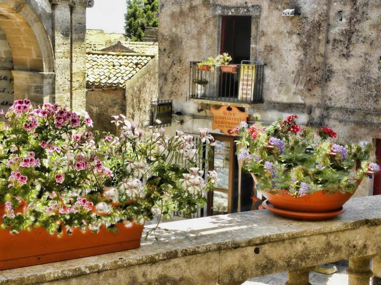 Erice Villa Terrace and Balcony