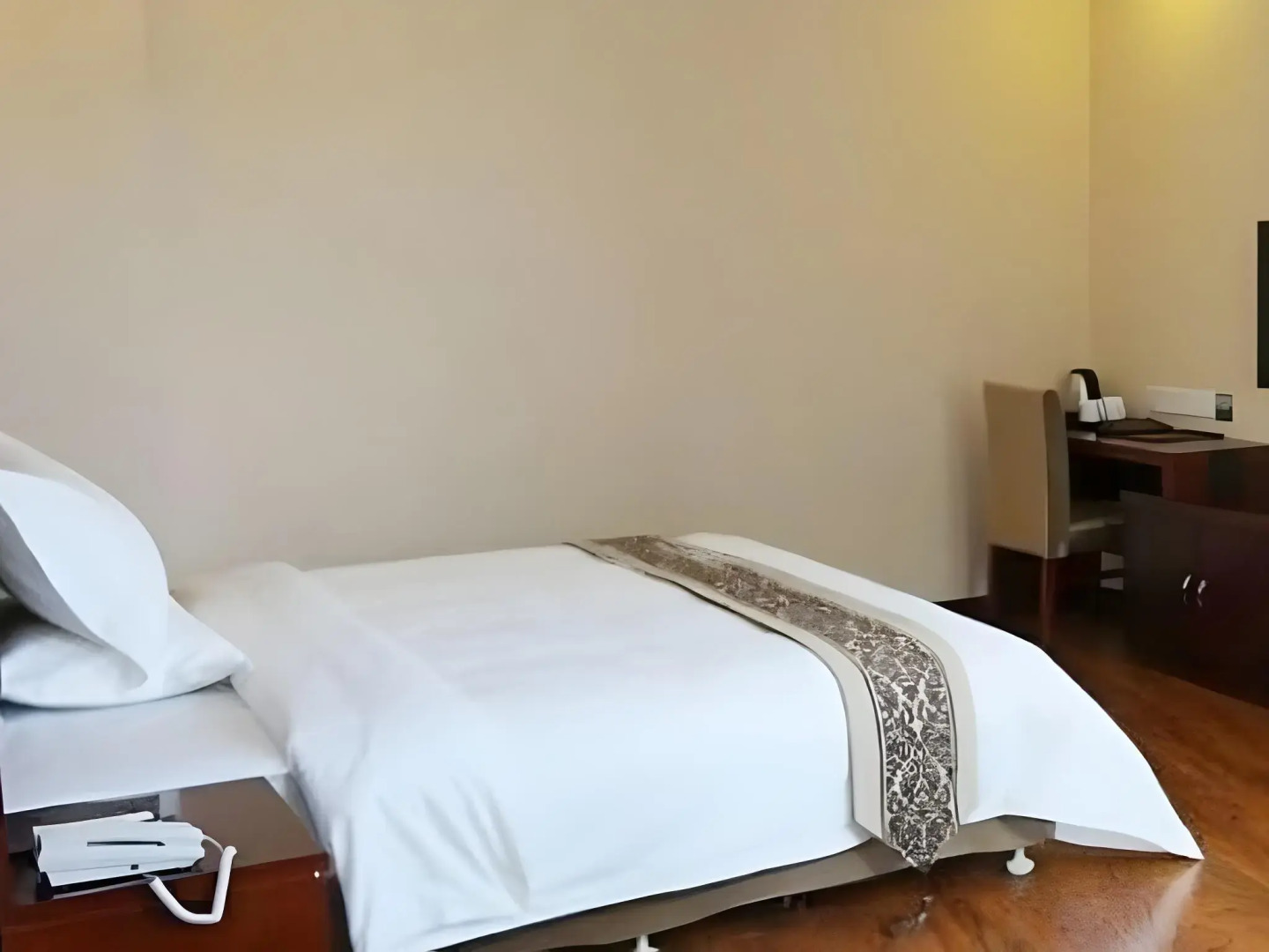 GreenTree Inn LiaoYuan Longshan District Train station Longjihuadian Hotel_