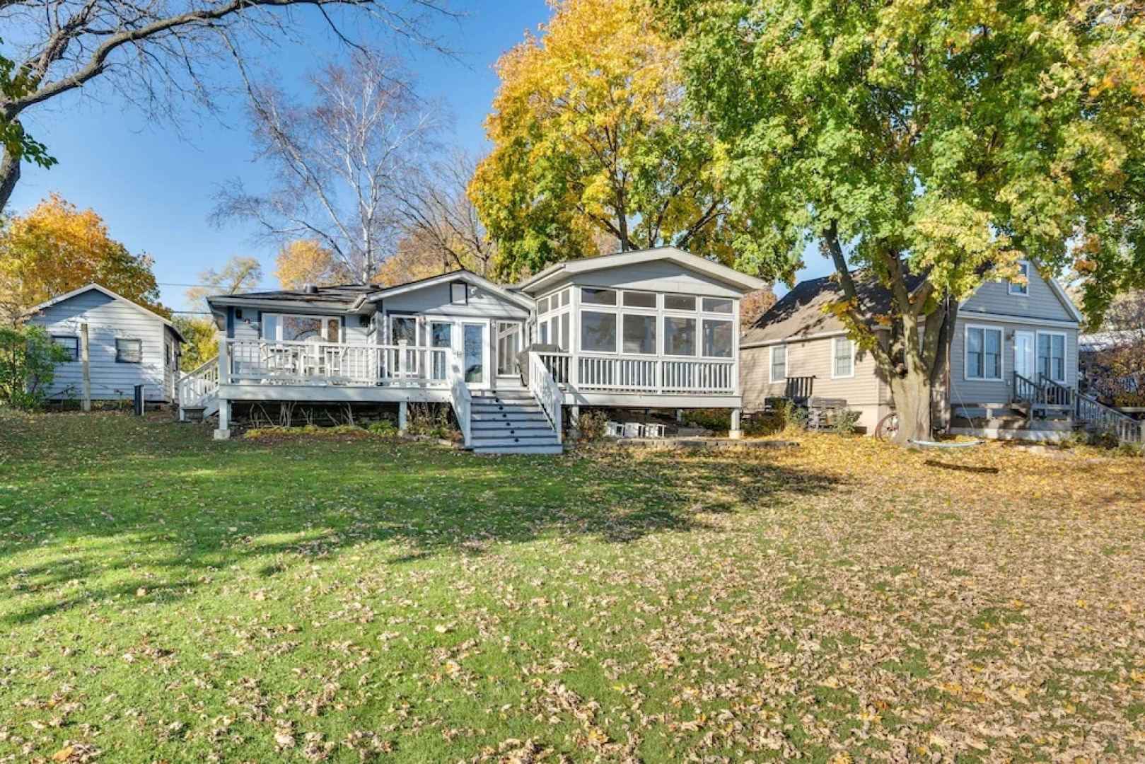 Lakefront Edgerton Cottage w/ Deck & Grill!
