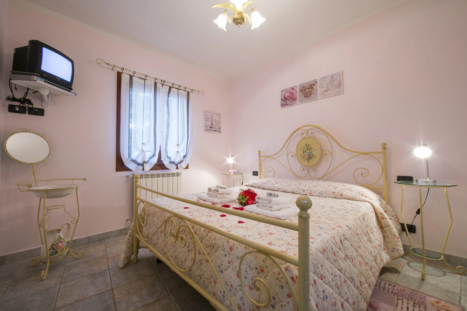 Villa Monte Enrico - Pool And Whirlpool