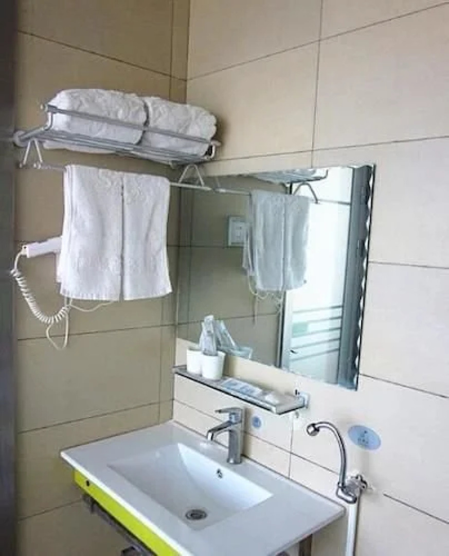 Shuangdie Business Hotel