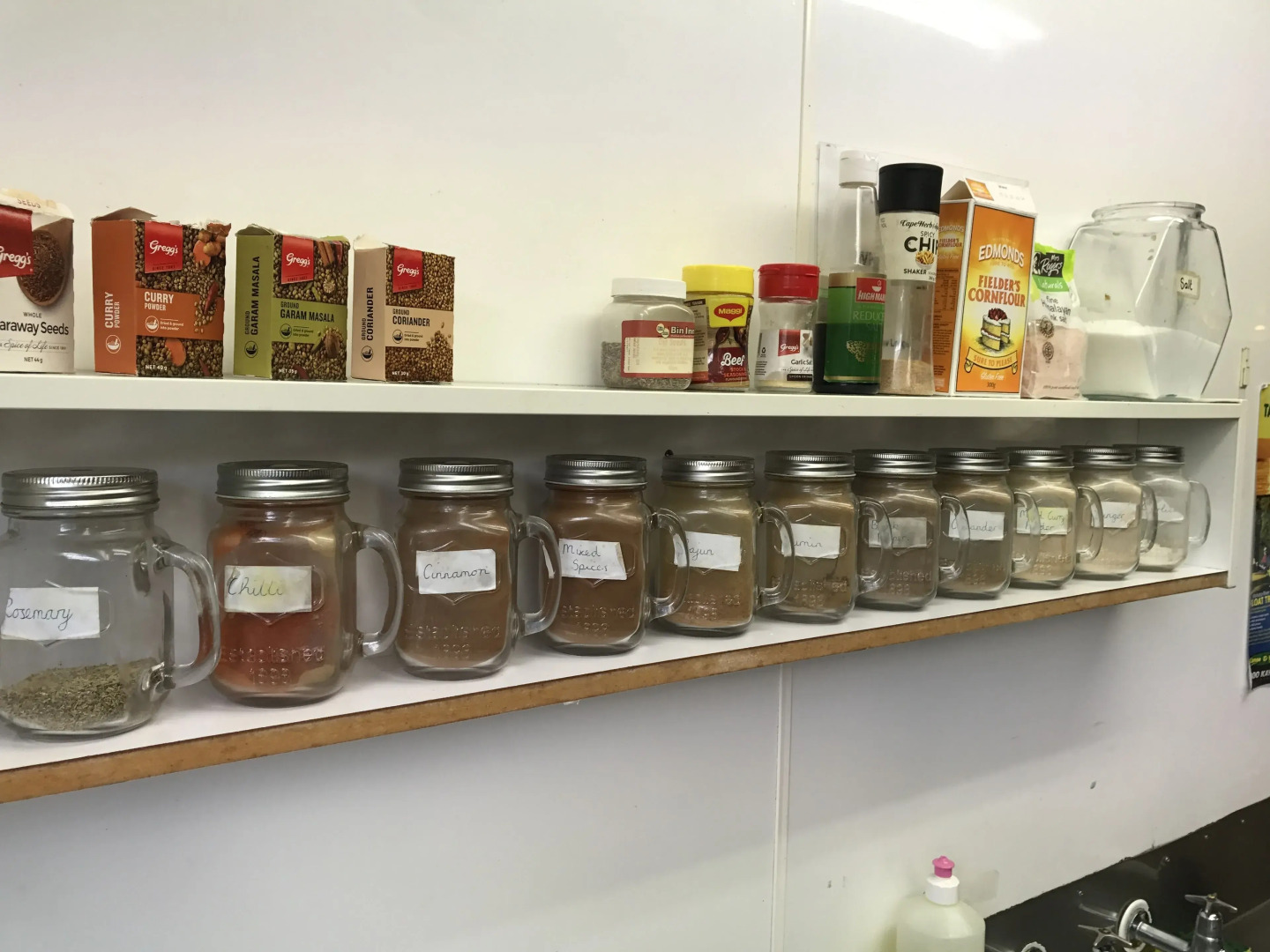 Rainbow Lodge - Hostel