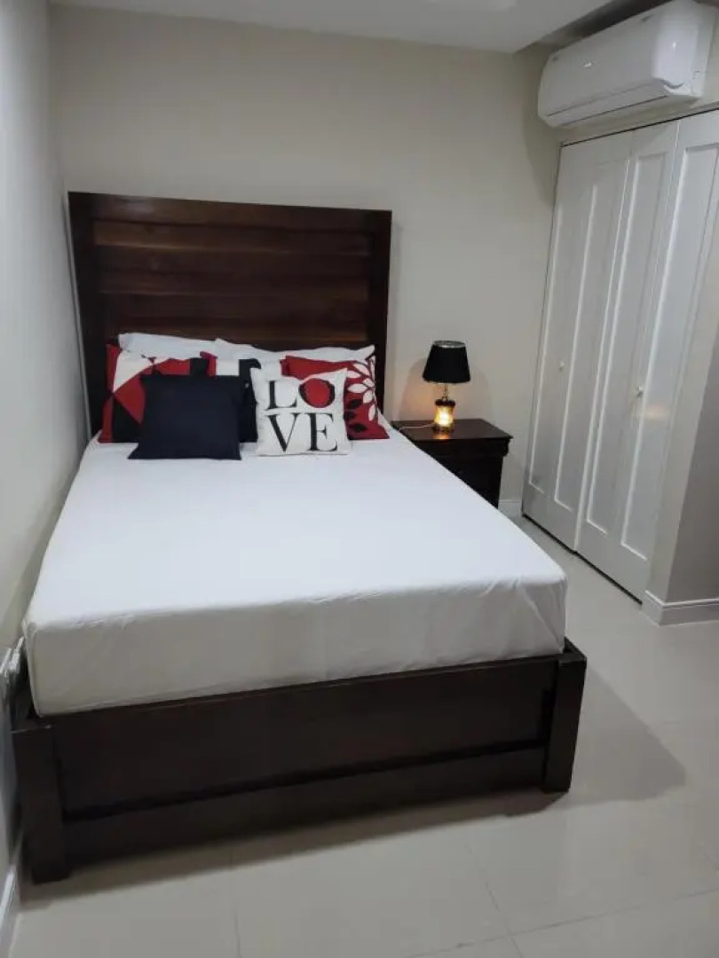 R & V Beach Front Vacation Home