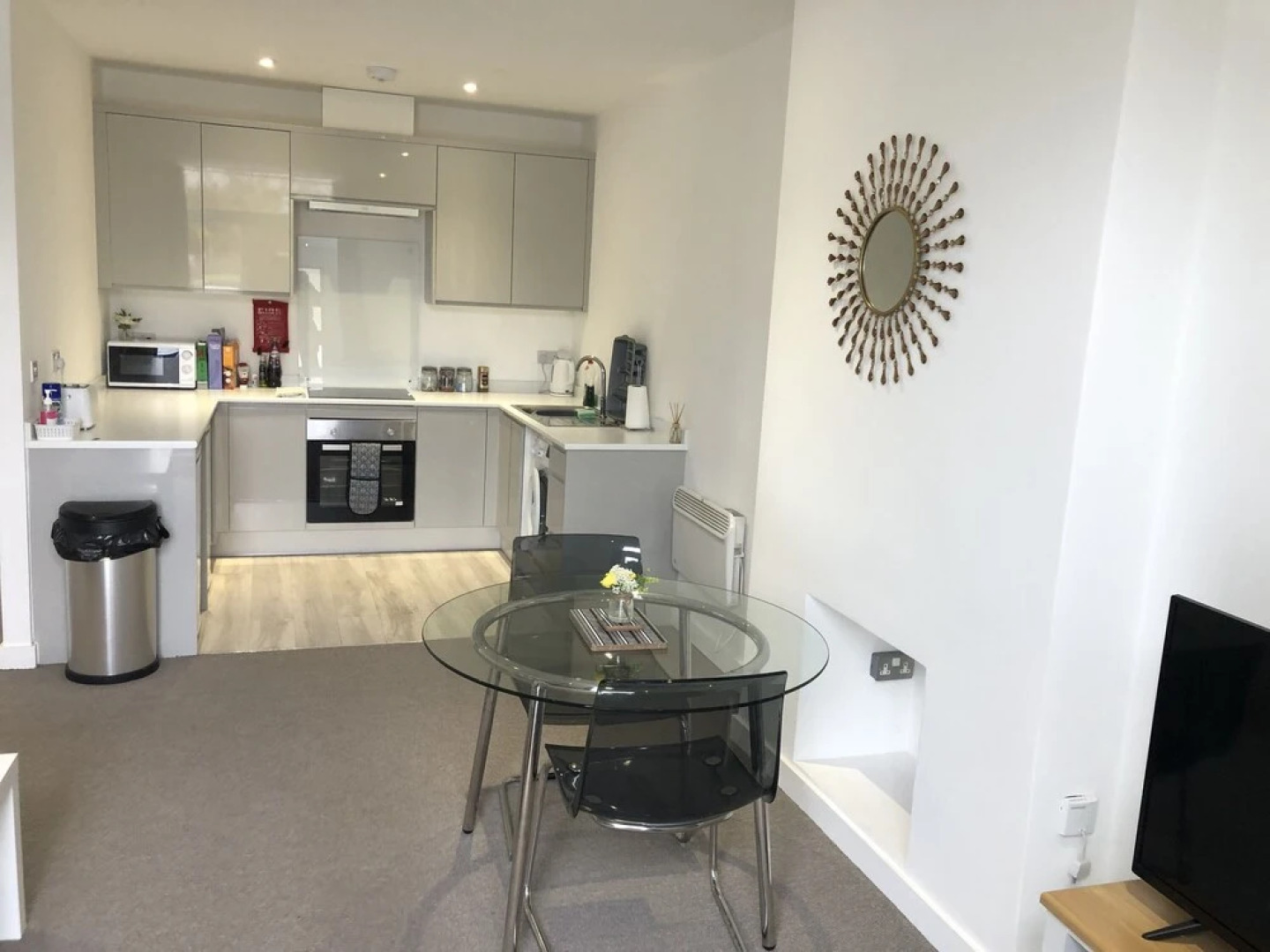 La Fontaine Court Apartments by Aldershot Short Stays