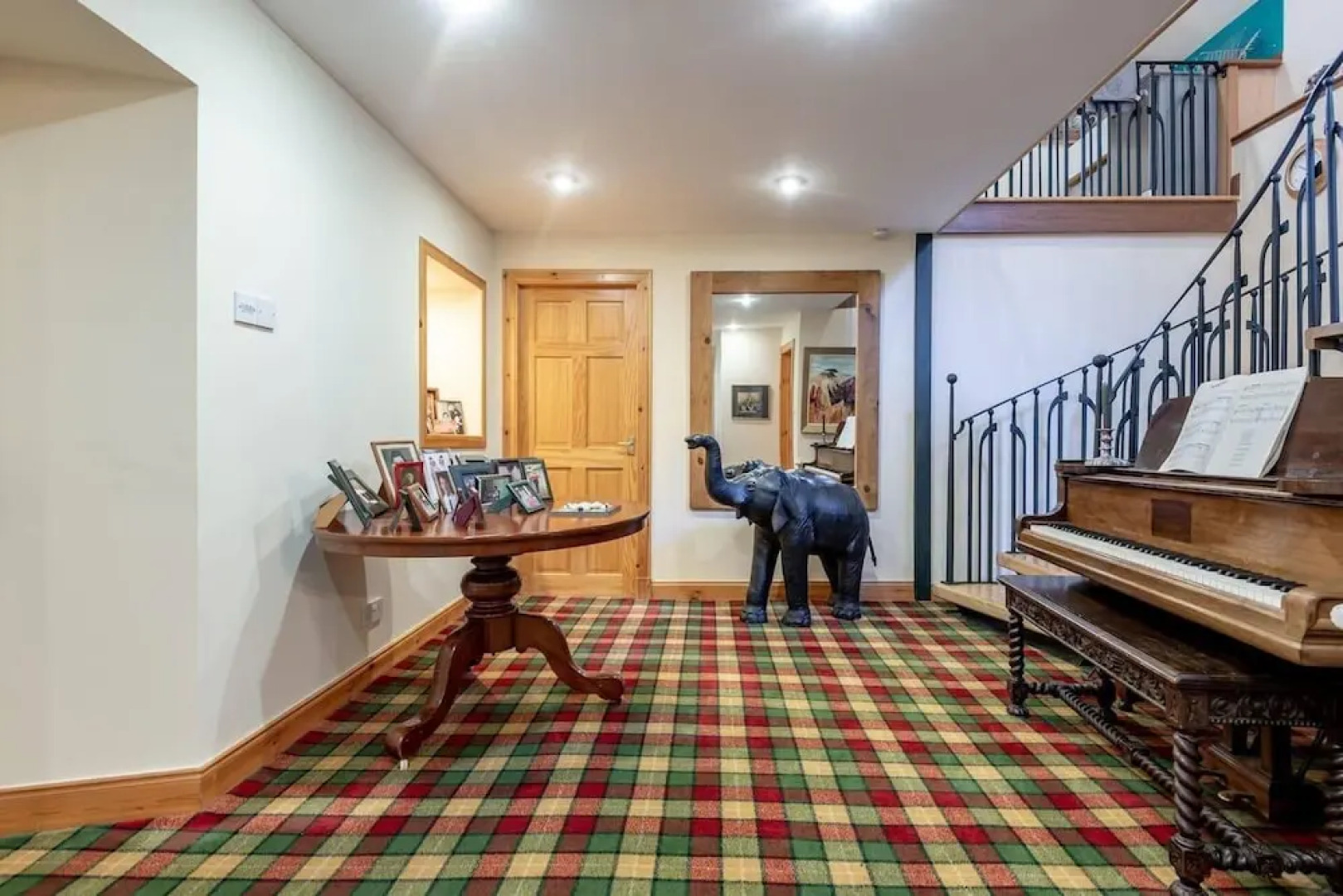 Stunning Luxury Duplex With Hot Tub and Aircon