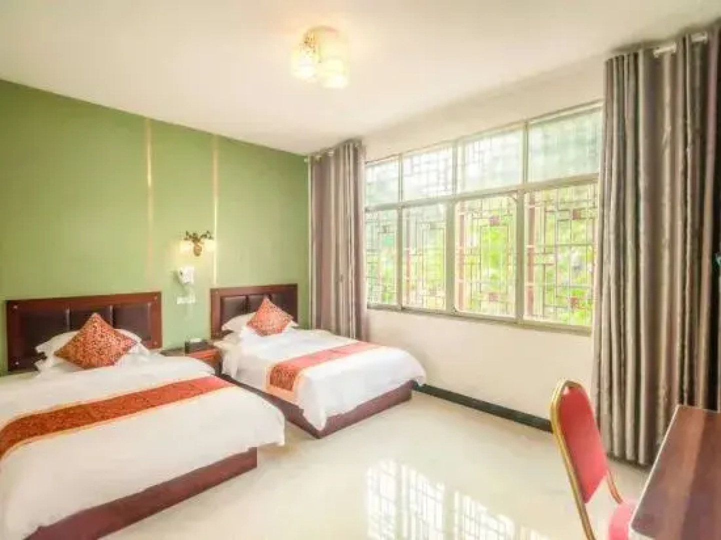 Xinlongmen Foot Bath Inn