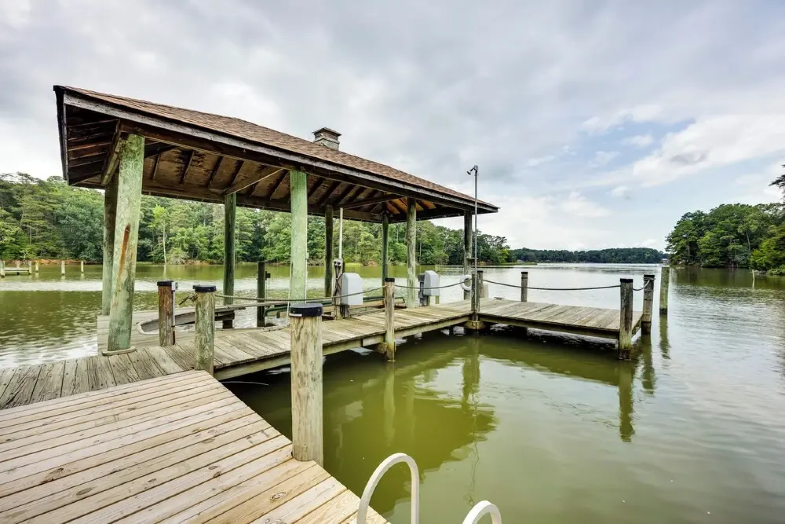 Waterfront Heathsville Cottage w/ Dock & Hot Tub!