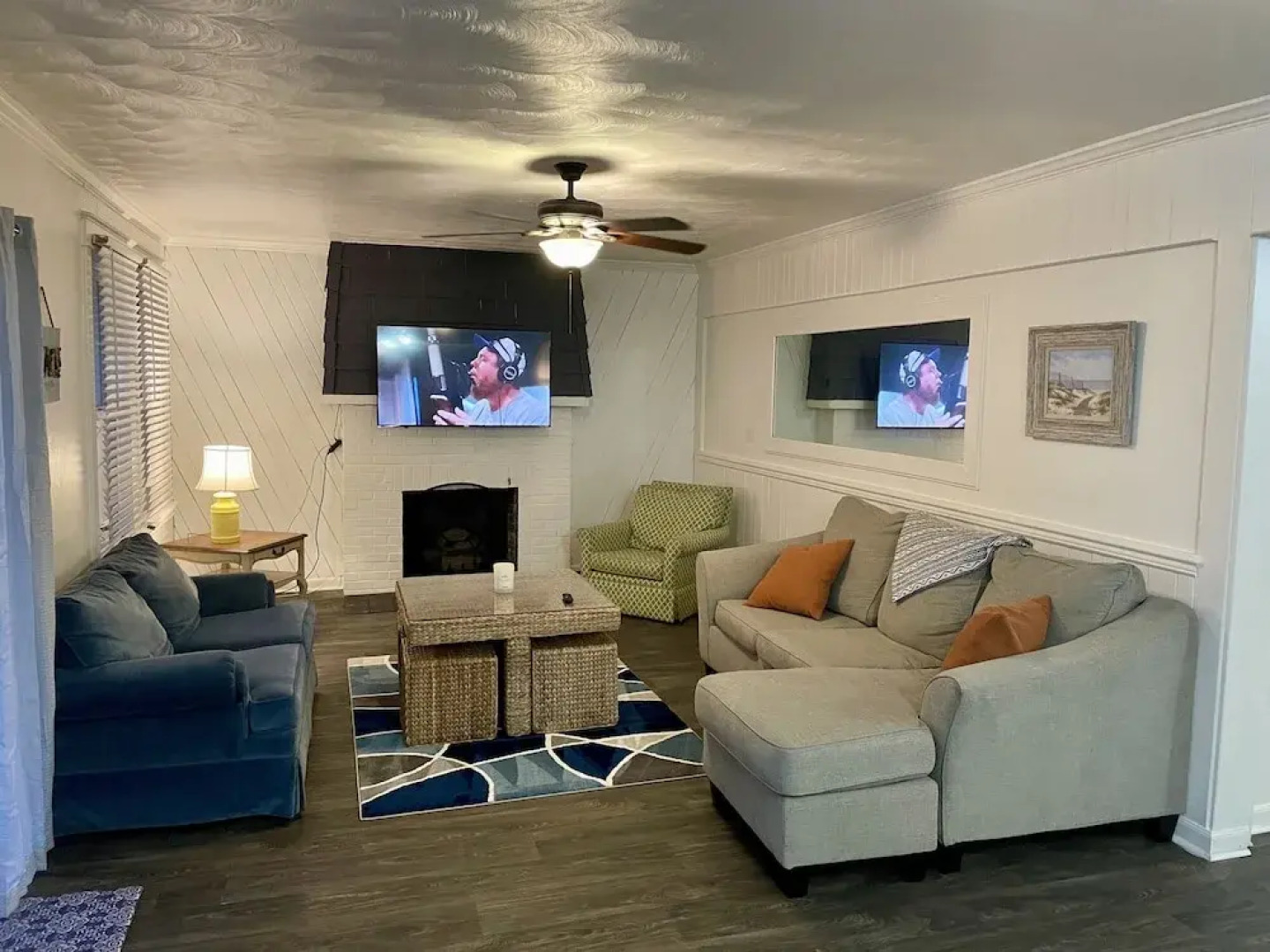 Roomy Beachfront Apartment, Deck, Game Room! 2 Bedroom Apts by RedAwning