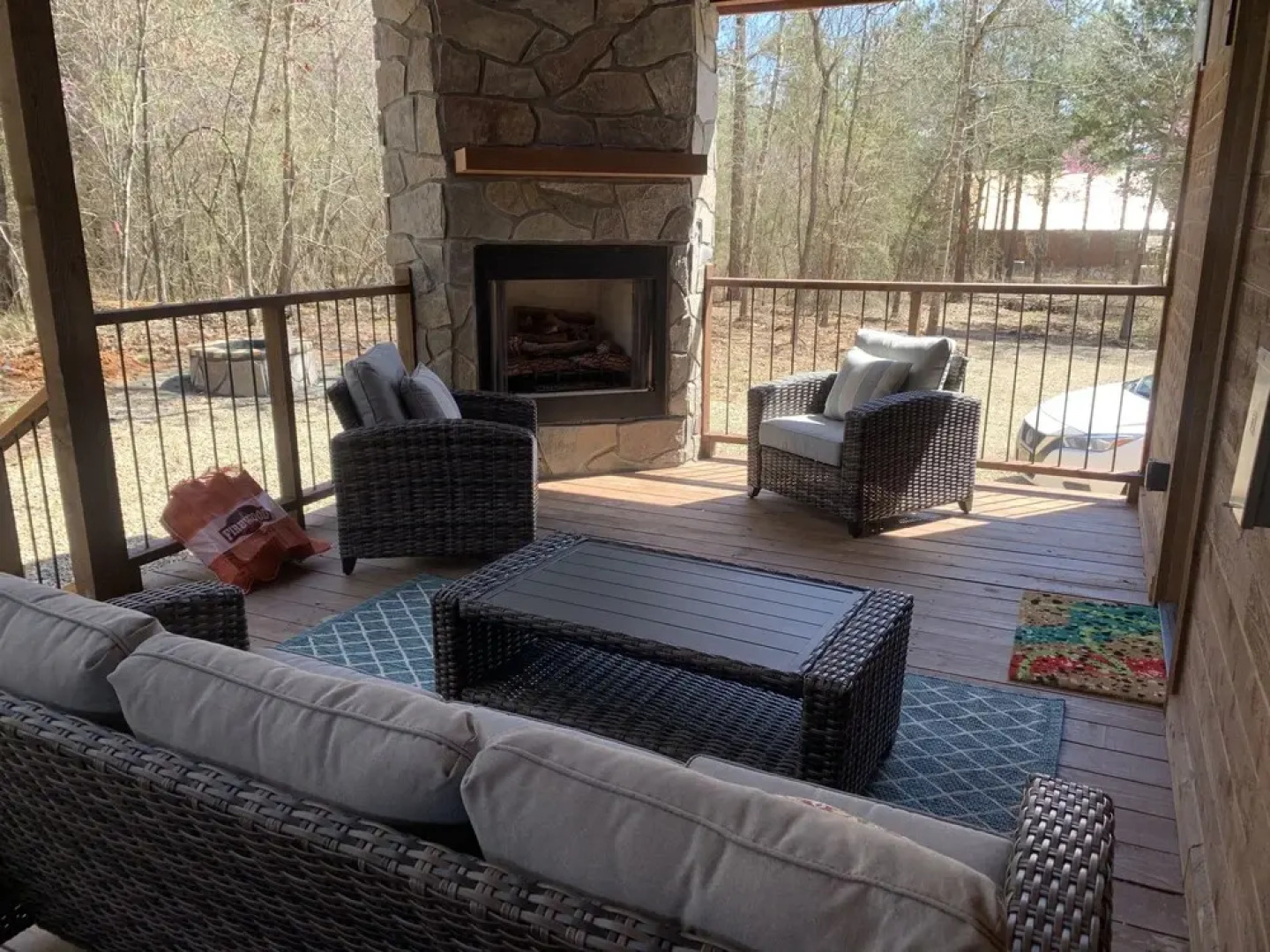 Standing Bear Studio Cabin With Hot Tub on the Deck by Redawning
