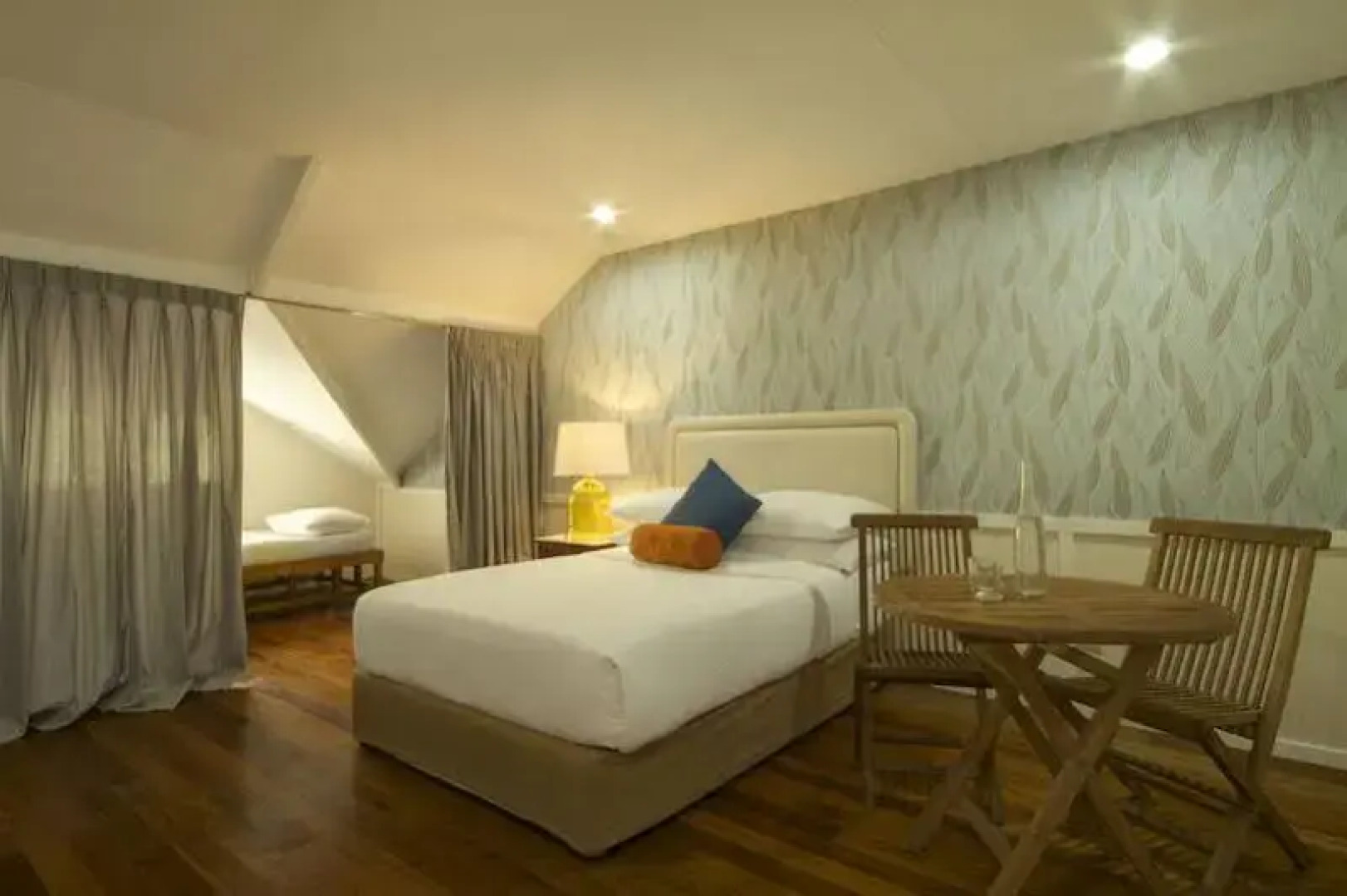 Sta. Monica Beach Club