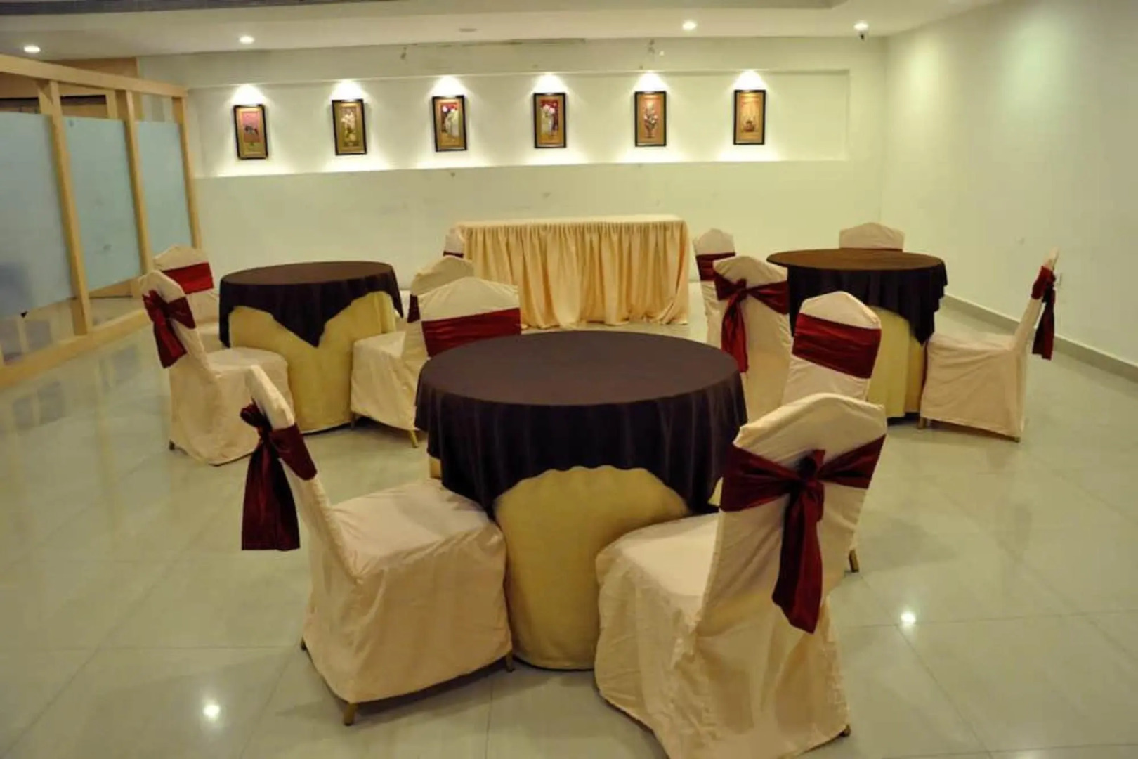 Hotel Vamshee International