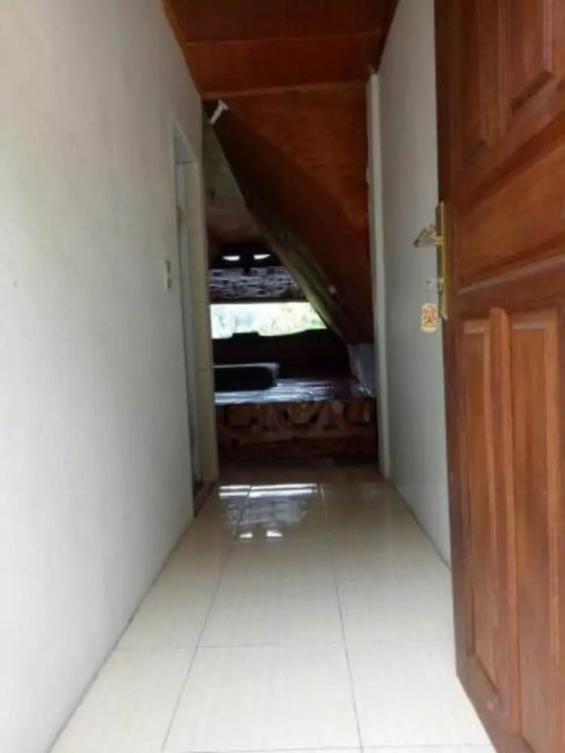 Laster Jony's Guest House