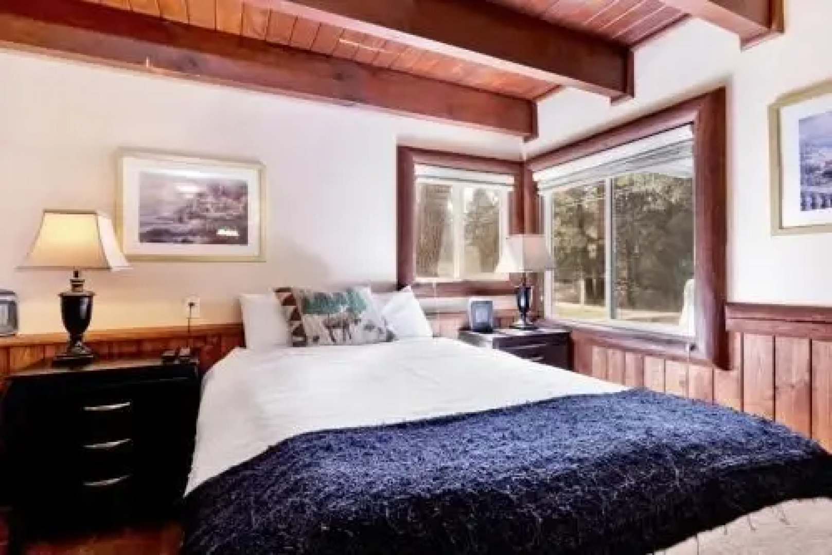 Bears Den In Moonridge