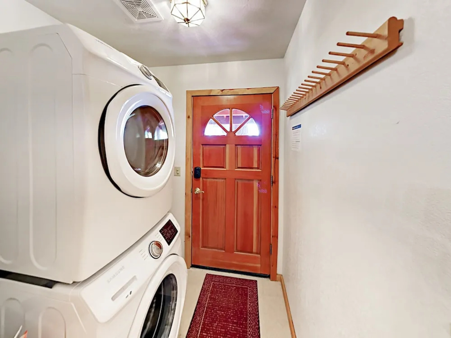 892 Evergreen Way Home 4 Bedrooms 2.5 Bathrooms Home