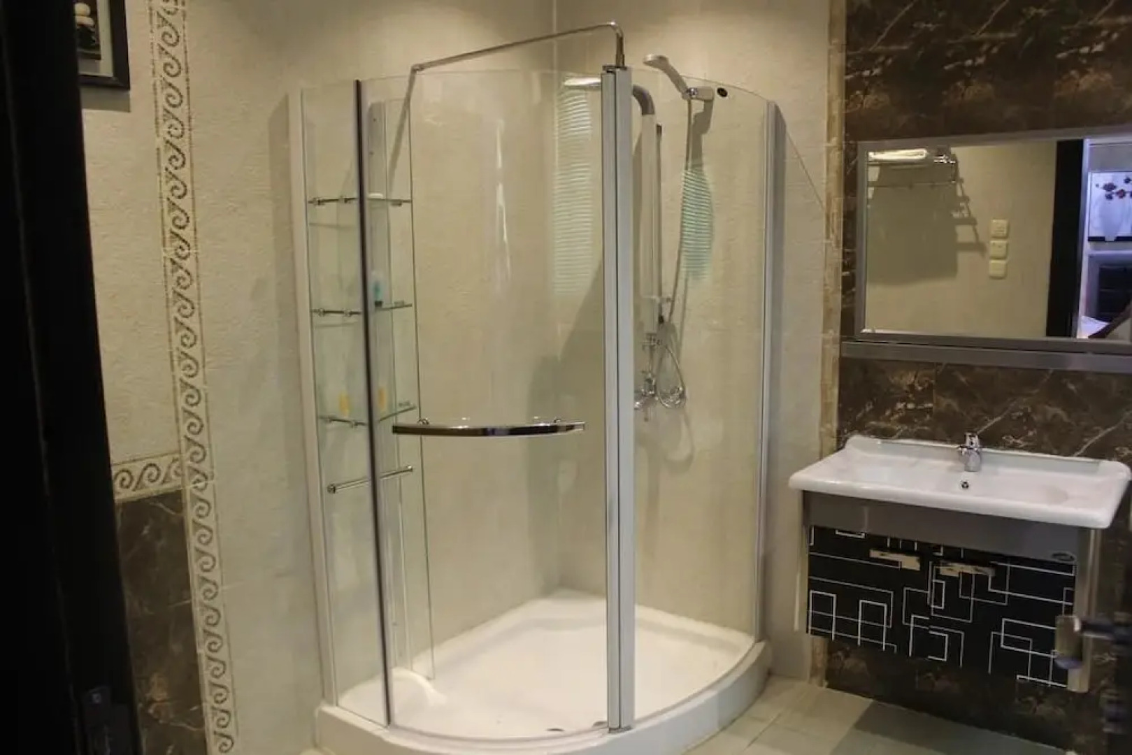 Wahat Al Nafil Al Yarmouk Branch