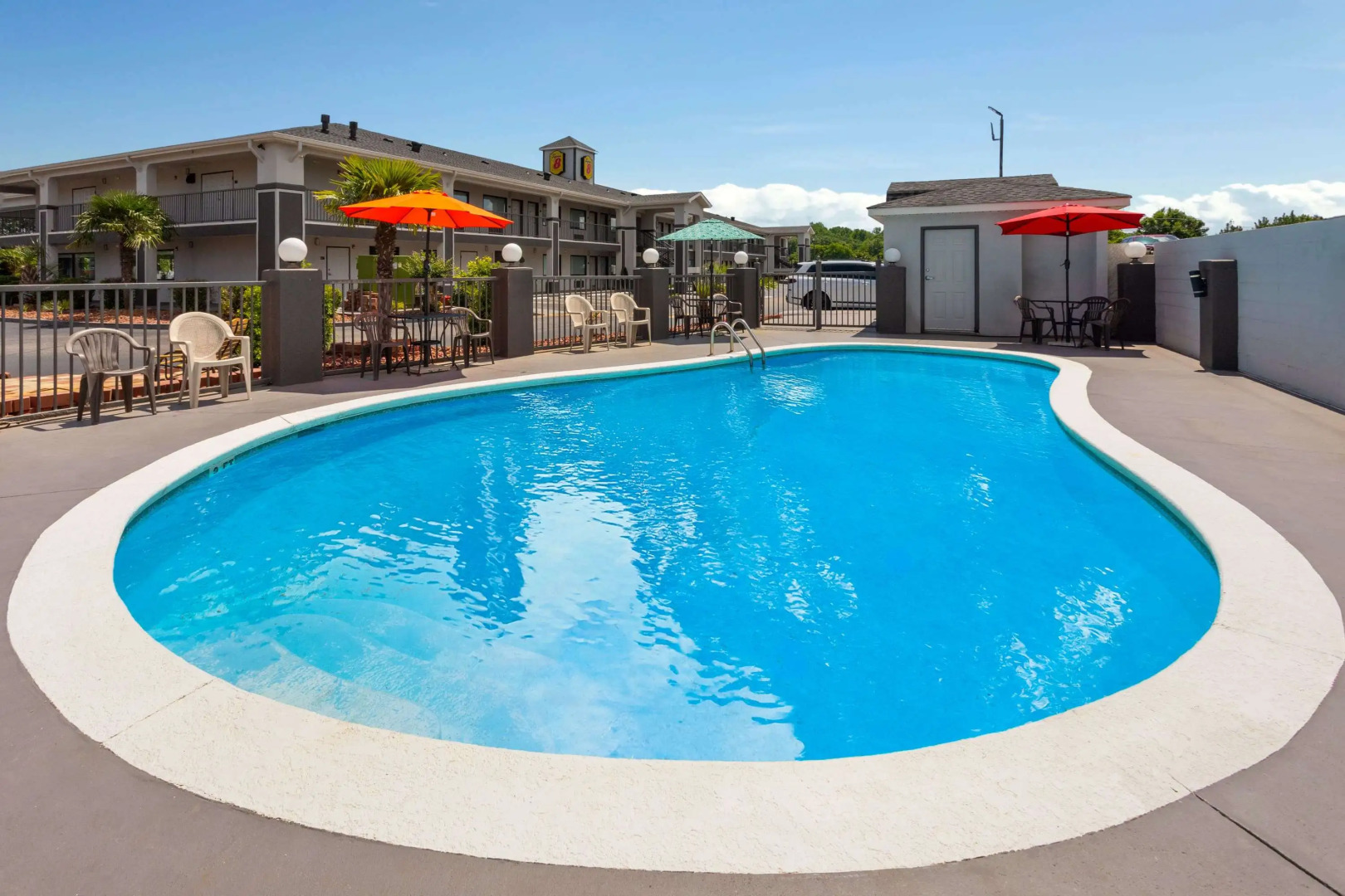 Super 8 by Wyndham Prattville Montgomery