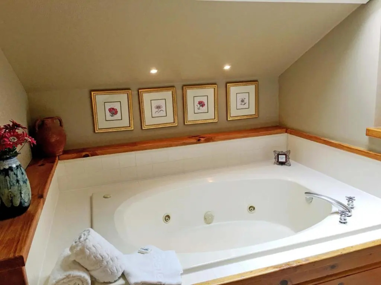 Highland Lake Inn & Resort