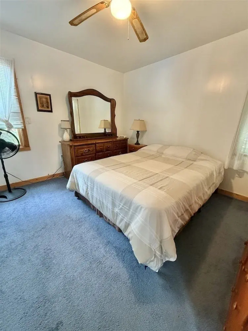 Paradise Point Limit 10 4 Bedroom Cottage by RedAwning